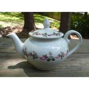 Apilco Chamart Porcelain 12oz Teapot Pink Rosebuds France